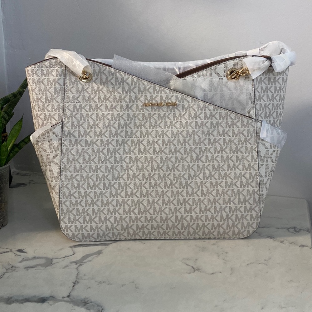 Brand New Michael Kors Jet Set Bag